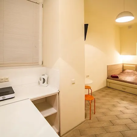 затишна в центрі з ремонтом! недорого!