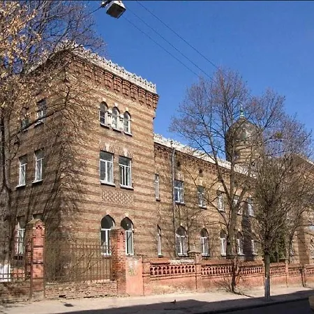 затишна в центрі з ремонтом! недорого!