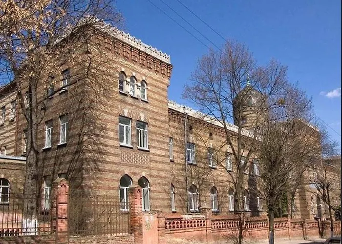 затишна в центрі з ремонтом! недорого!