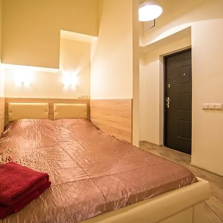 Apartment On Rappoporta 7a-4 *