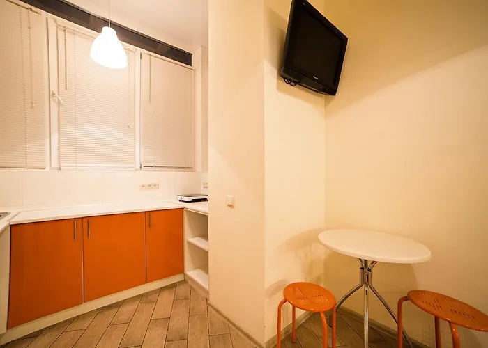 затишна в центрі з ремонтом! недорого! *